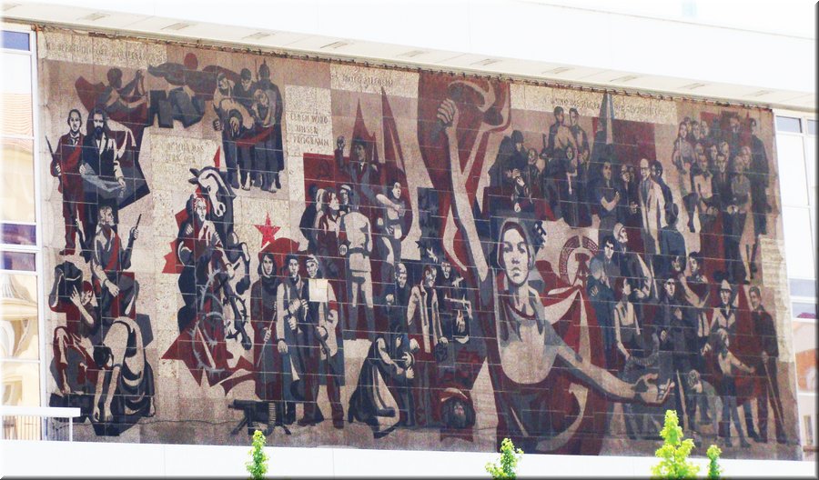 14800-Mural en el Palacio de Cultura-Dresden-DSC05378.jpg