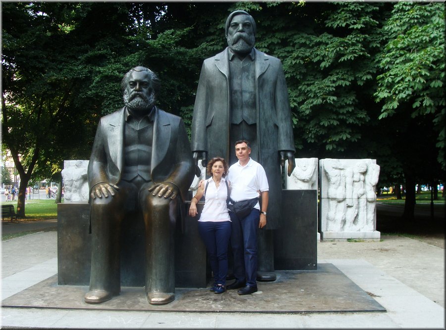 21900-Con el Tio Carlos y el Tio Federico-Berlin-DSC05556-b.jpg