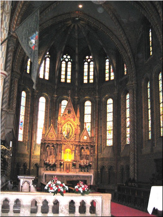 0531-Rosa-B-P-V-Budapest-Iglesia-Matias-Interior.jpg