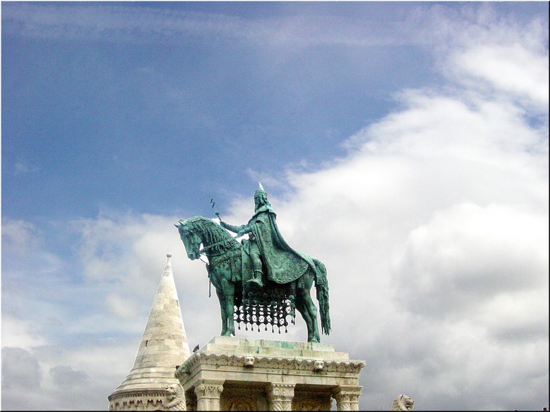 0540-Diego-B-P-V-Budapest-Bastion-Pescadores-Estatua.jpg