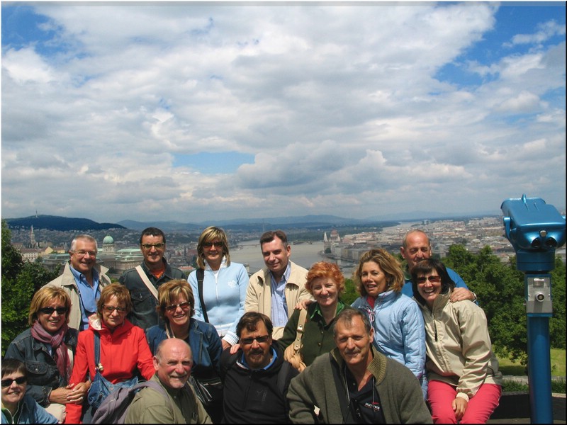 0631-Pedro-B-P-V-Budapest-Grupo-en-Mirador.jpg