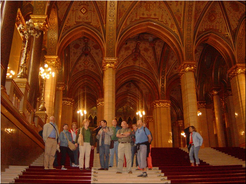 0680-Diego-B-P-V-Budapest-Interior-Parlamento-Escalera.jpg