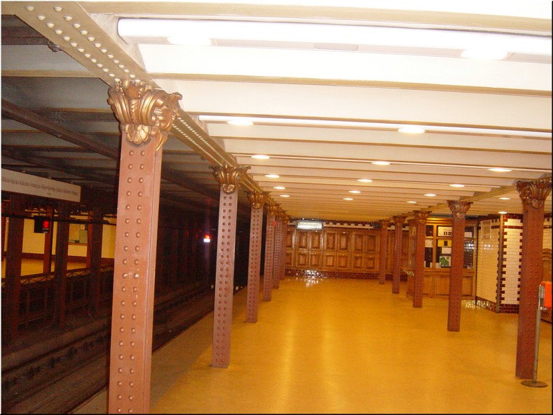 0920-Diego-B-P-V-Budapest-1a-Estacion-Metro-Continental.jpg