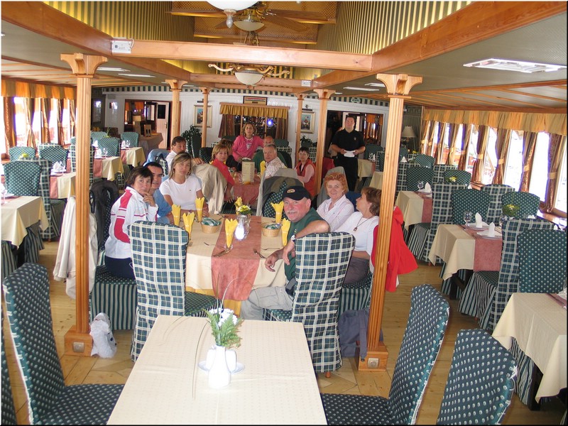 0921-Pedro-B-P-V-Budapest-Comida-Barco.JPG