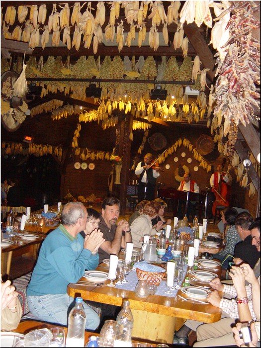 0940-Diego-B-P-V-Budapest-Cena-Folklorica.jpg
