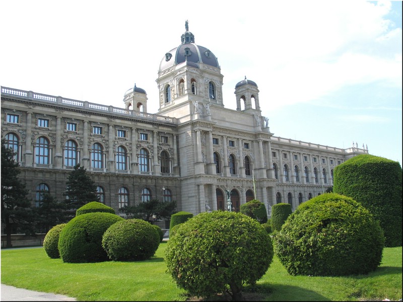 2781-Pedro-B-P-V-Viena-Maria-Theresien-Platz.JPG