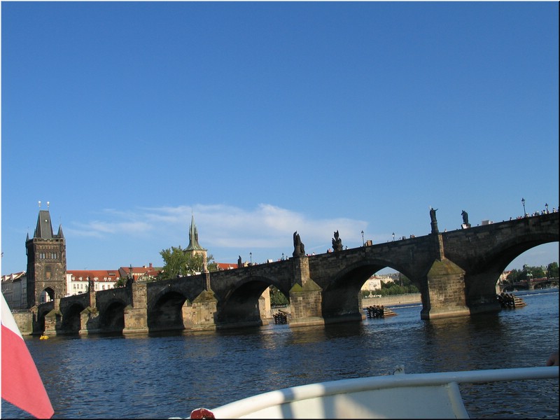 3468-Pedro-B-P-V-Praga-Paseo-Barco-puente-Carlos.JPG