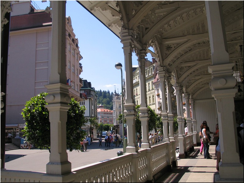 5243-Pedro-B-P-V-Karlovy-Vary-soportales.JPG