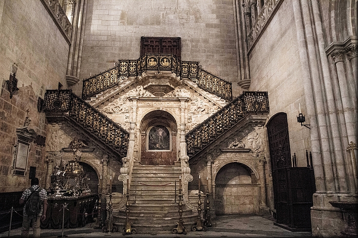 030-Catedral-Escalera interior.jpg