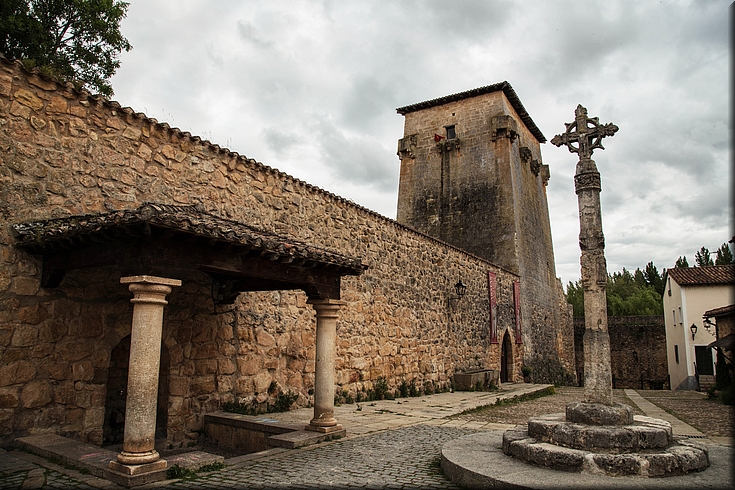 172 Covarrubias-Torre de doña Urraca.jpg