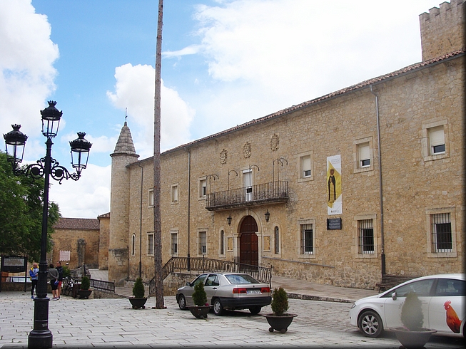 093-Caleruega Hospital Sto Domingo.JPG