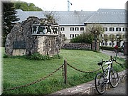 0060-Roncesvalles - Entrada a la Colegiata.jpg