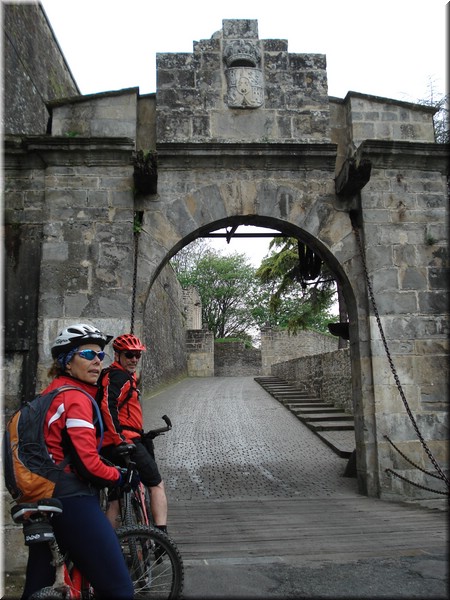 0640-Camino-Puerta-de-Zumalacarregui.jpg
