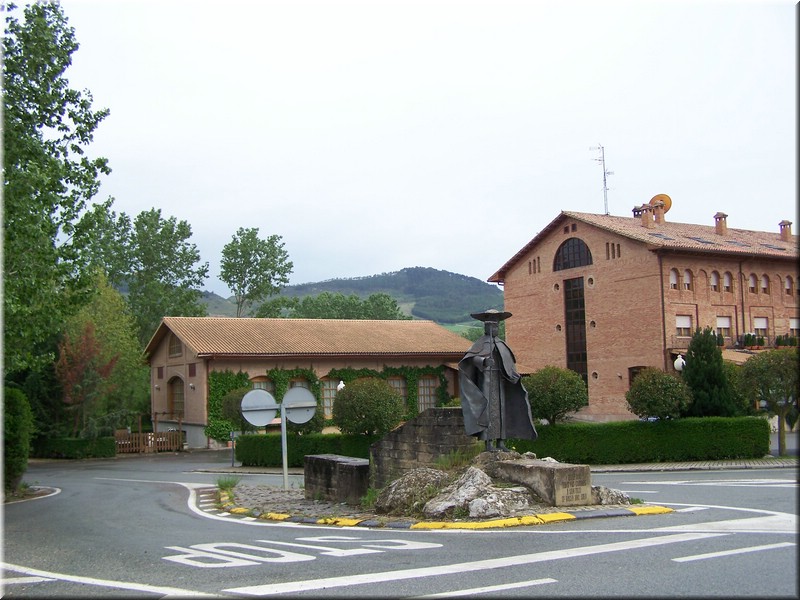 1055-Puente-la-Reina.JPG