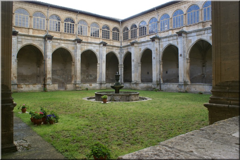 1320-Camino- Monasterio de Irache.jpg