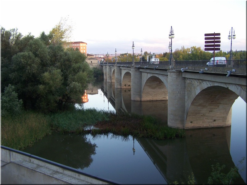 0883-Logroño-Puente sobre el Ebro.JPG