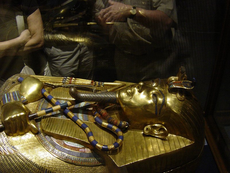 0_520-CairoMuseo-SarcofagoTutankamon.JPG