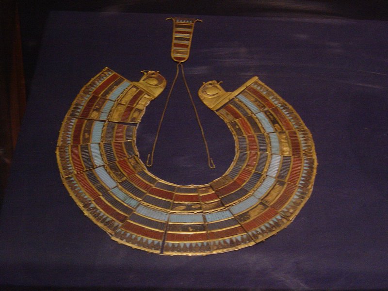 521-CairoMuseo-TesoroTutankamon.JPG