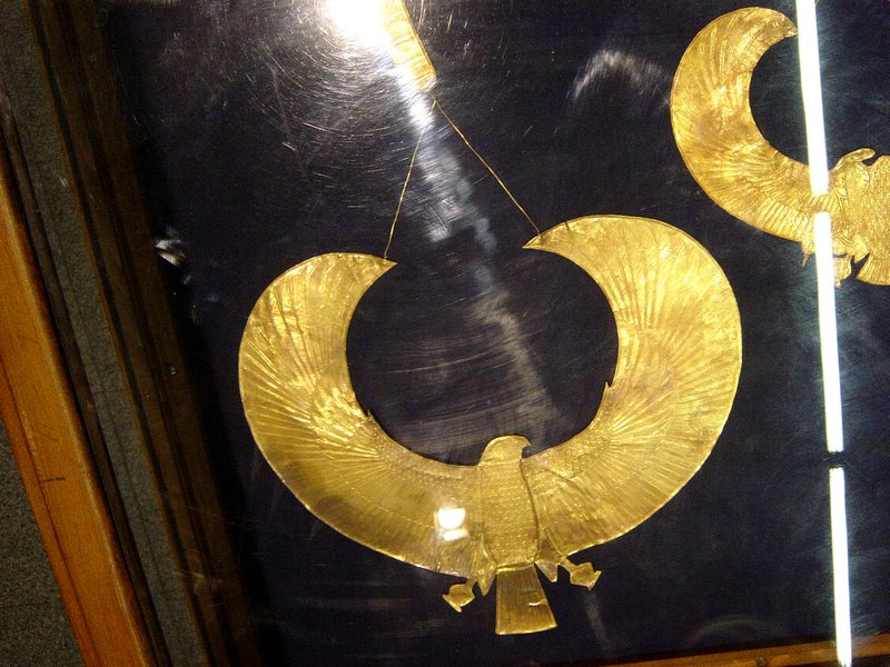 524-CairoMuseo-TesoroTutankamon.jpg