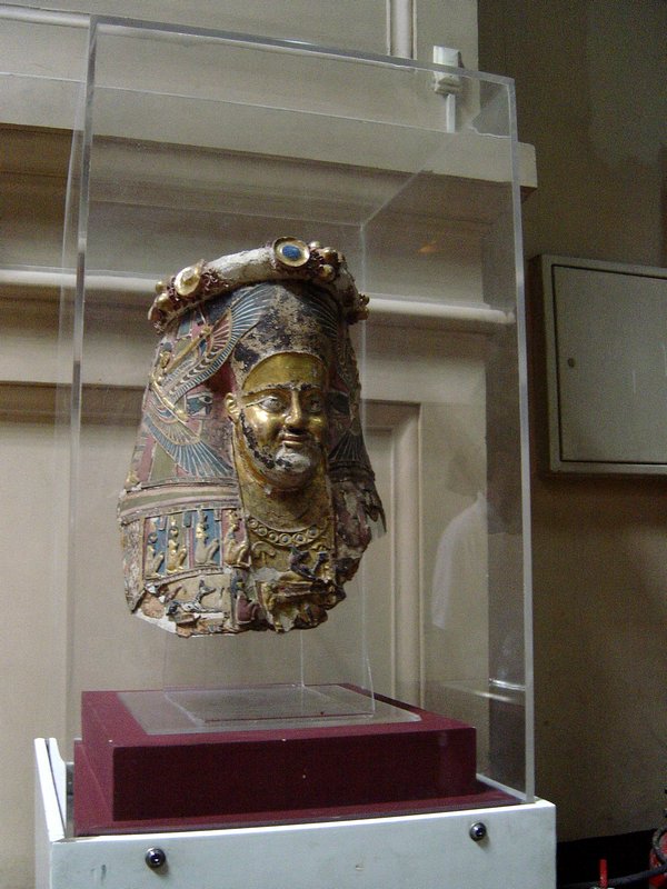 529-CairoMuseo-TesoroTutankamon.JPG