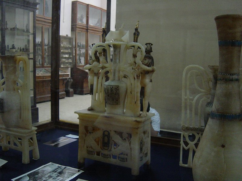 530-CairoMuseo-TesoroTutankamon.JPG