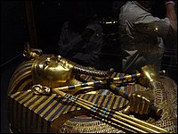 519-CairoMuseo-SarcofagoTutankamon.JPG
