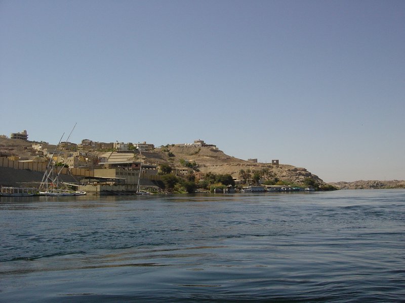 547-PaseoNiloAswan.JPG
