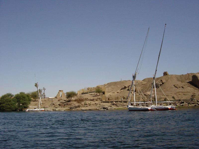 549-PaseoNiloAswan.JPG