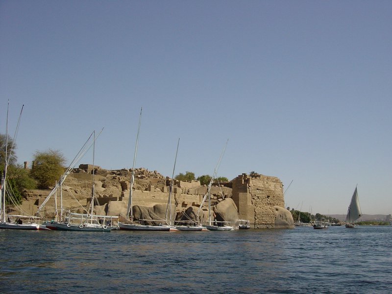 551-PaseoNiloAswan.JPG