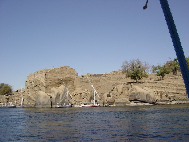 552-PaseoNiloAswan.JPG