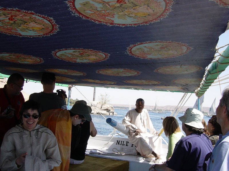 556-PaseoNiloAswan.JPG