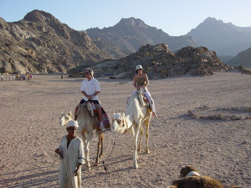 745_0-Desierto-Paseo_en_camello.JPG