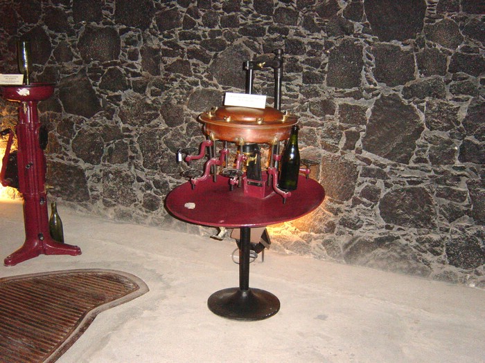 Museo-Vino-07-Llenadora-Botellas-3933.JPG