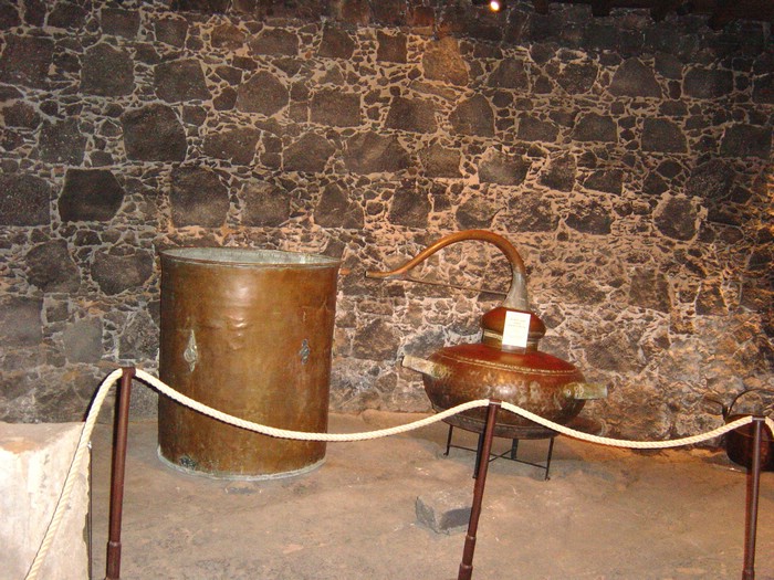 Museo-Vino-09-Alambique-Aguardiente-3936.JPG