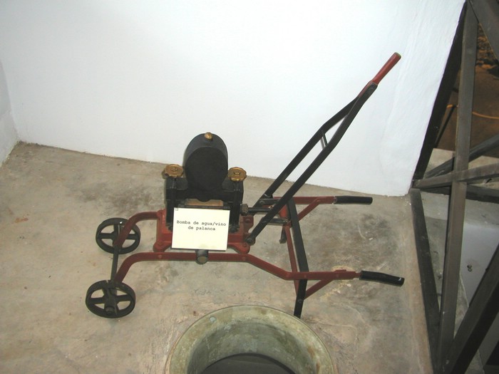 Museo-Vino-10-Bomba-Liquidos-10003.JPG