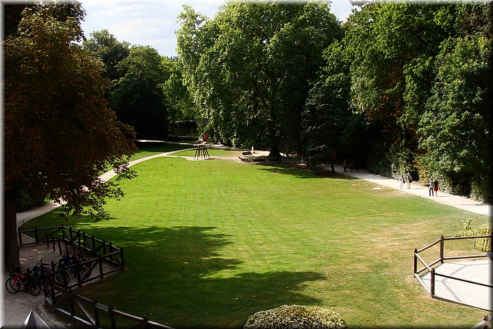 15700 Cht Le Clos Luce- Jardines.JPG