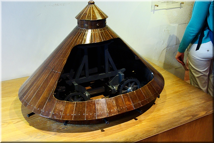 16100 - Leonardo - Carro de combate.JPG