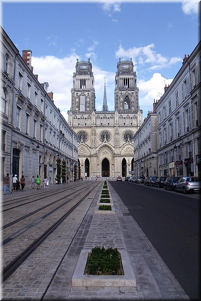 00910 Orleans - Catedral de la Santa Cruz.JPG