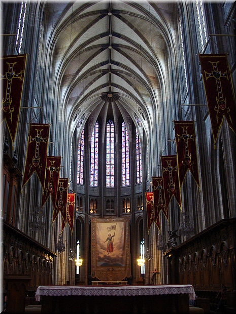 01100 Orleans - Catedral - Nave.JPG