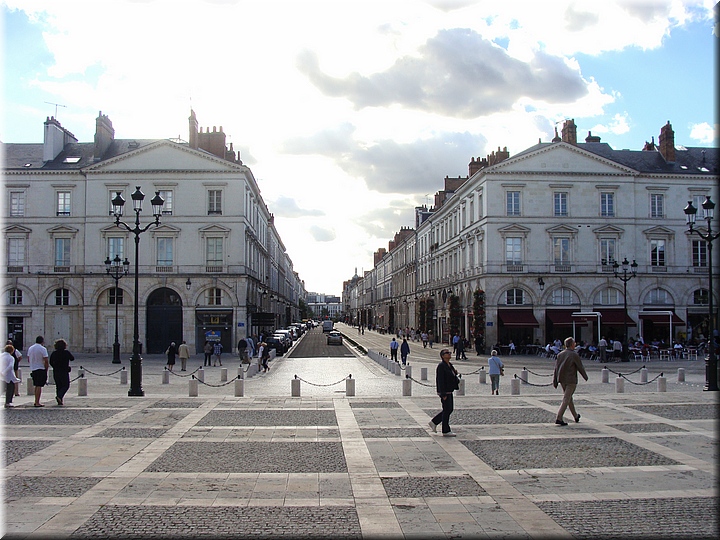 01200 Orleans - Jue Jeanne d'Arc.JPG