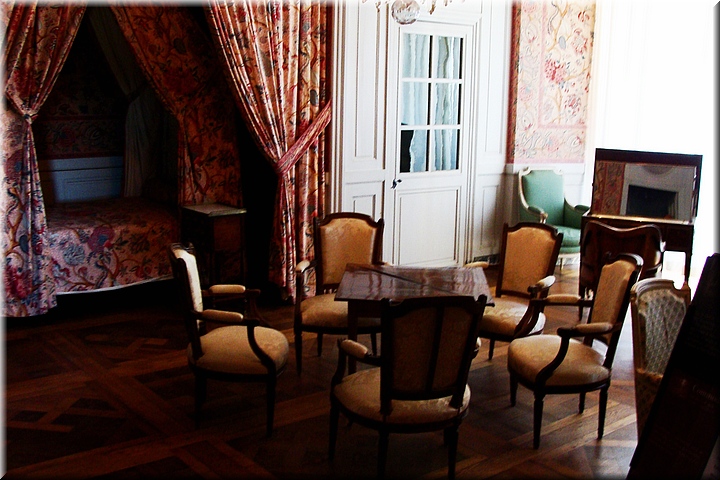 03000 Chambord - Mesa de juego plegable.JPG