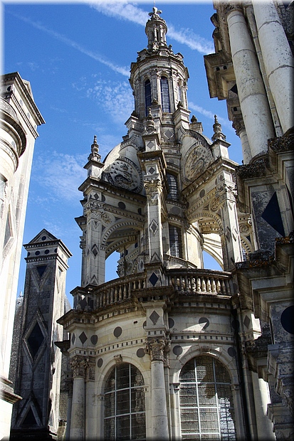 03500 Chambord - Remate de la escalera central.JPG