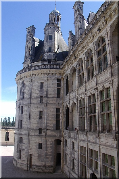 03720 Chambord - Patio.JPG