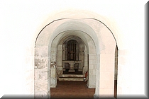 04422 Blois - Catedral - Cripta.JPG