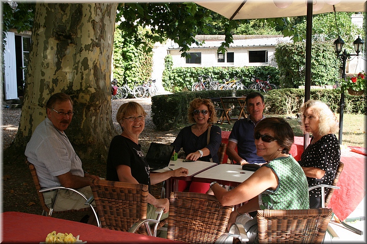 07910 Jardin - Hotel Le-Clos-du-Cher.JPG
