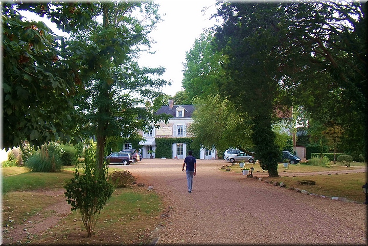 07920 Jardin - Hotel Le-Clos-du-Cher.JPG