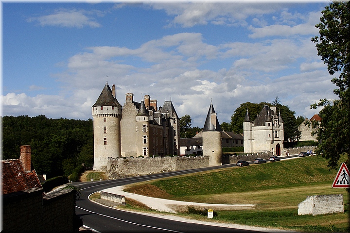 12100 - Chteau de Montpoupon.JPG