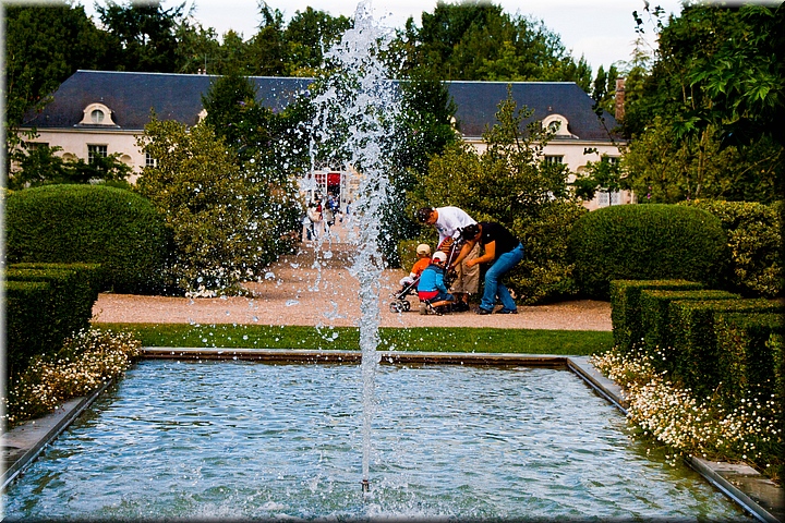 143000 Cht Cheverny - Jardines.JPG