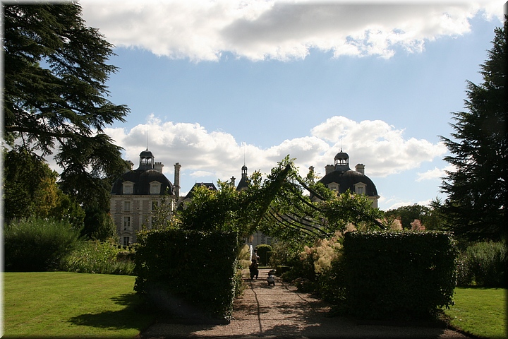 144000 Cht Cheverny - Jardines.JPG