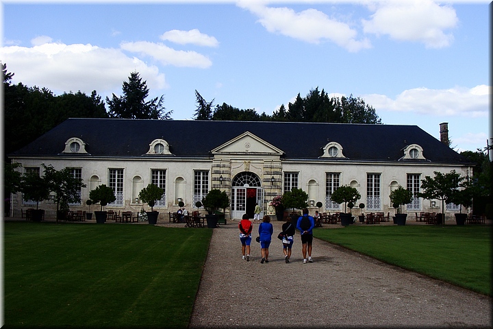 146000 Cht Cheverny - Jardines.JPG